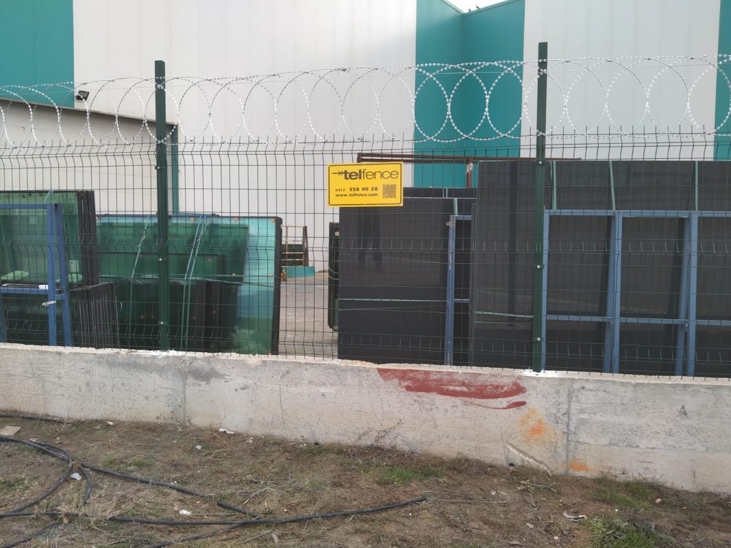 Set Boundaries with panel fences